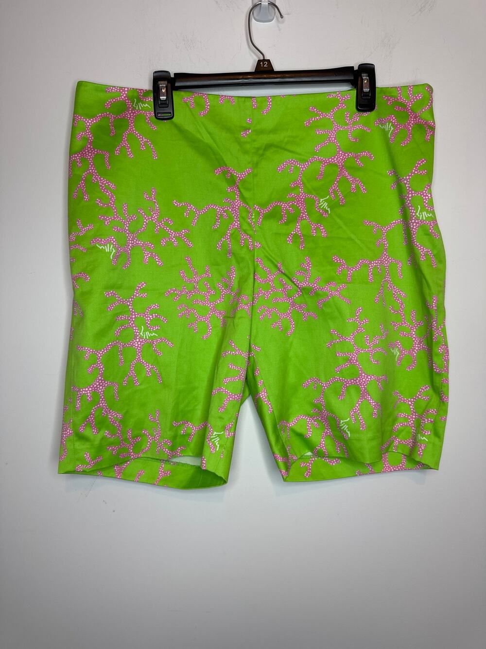 Lilly Pulitzer Size 16 Green Pink Coral Reef Print Casual Chino Shorts Womens